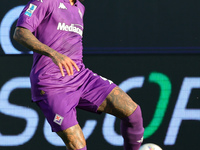 Domilson Cordeiro Dos Santos Dodo of ACF Fiorentina controls the ball during the Italian Serie A football match between ACF Fiorentina and H...