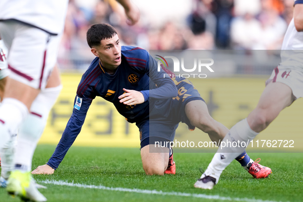 Matias Soule' of AS Roma looks dejected during the Serie A Enilive match between AS Roma and Bologna FC at Stadio Olimpico on November 10, 2...