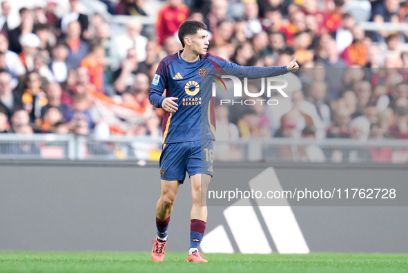 Matias Soule' of AS Roma gestures during the Serie A Enilive match between AS Roma and Bologna FC at Stadio Olimpico on November 10, 2024 in...