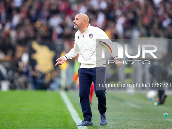 Vincenzo Italiano head coach of Bologna FC gestures during the Serie A Enilive match between AS Roma and Bologna FC at Stadio Olimpico on No...