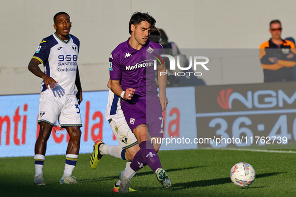 Riccardo Sottil of ACF Fiorentina controls the ball during the Italian Serie A football match between ACF Fiorentina and Hellas Verona FC ,o...