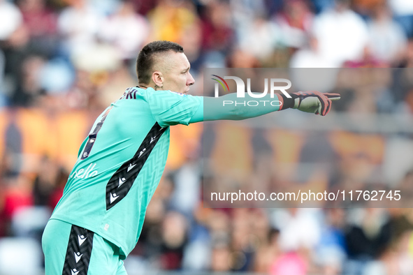 Lukasz Skorupski of Bologna FC gestures during the Serie A Enilive match between AS Roma and Bologna FC at Stadio Olimpico on November 10, 2...