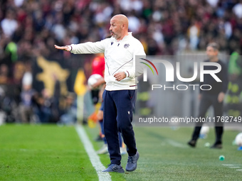 Vincenzo Italiano head coach of Bologna FC gestures during the Serie A Enilive match between AS Roma and Bologna FC at Stadio Olimpico on No...