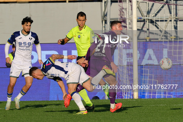 Robin Gosens of ACF Fiorentina controls the ball during the Italian Serie A football match between ACF Fiorentina and Hellas Verona FC ,on N...