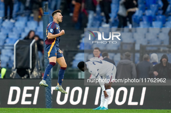 Stephan El Shaarawy of AS Roma celebrates after scoring first goal during the Serie A Enilive match between AS Roma and Bologna FC at Stadio...