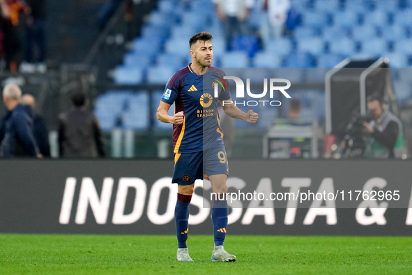 Stephan El Shaarawy of AS Roma celebrates after scoring first goal during the Serie A Enilive match between AS Roma and Bologna FC at Stadio...