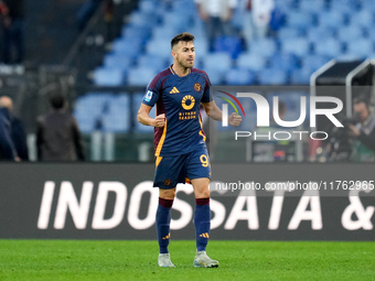 Stephan El Shaarawy of AS Roma celebrates after scoring first goal during the Serie A Enilive match between AS Roma and Bologna FC at Stadio...