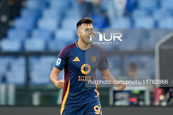 Stephan El Shaarawy of AS Roma celebrates after scoring first goal during the Serie A Enilive match between AS Roma and Bologna FC at Stadio...