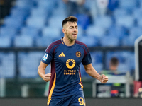 Stephan El Shaarawy of AS Roma celebrates after scoring first goal during the Serie A Enilive match between AS Roma and Bologna FC at Stadio...