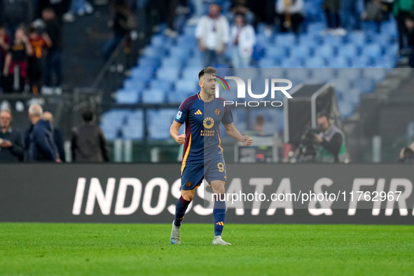 Stephan El Shaarawy of AS Roma celebrates after scoring first goal during the Serie A Enilive match between AS Roma and Bologna FC at Stadio...