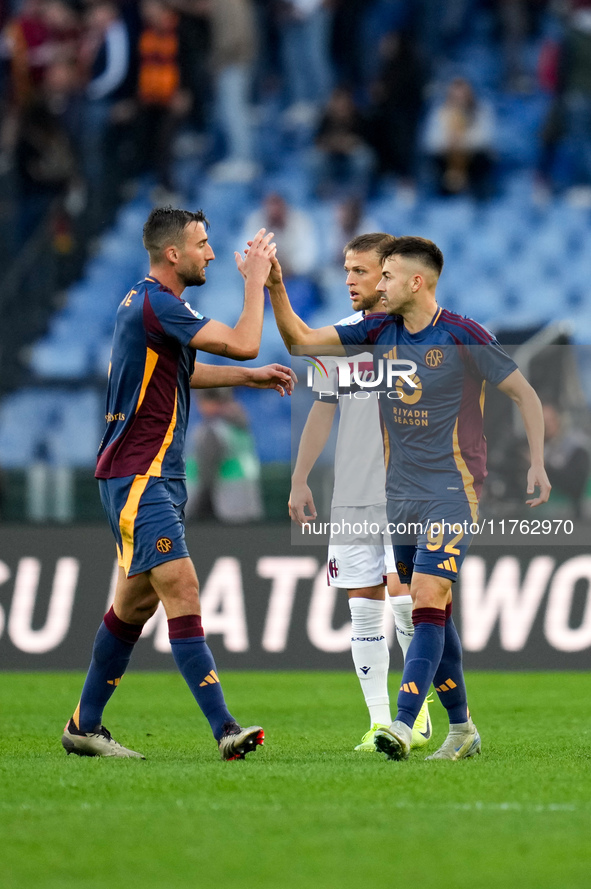 Stephan El Shaarawy of AS Roma celebrates after scoring first goal during the Serie A Enilive match between AS Roma and Bologna FC at Stadio...