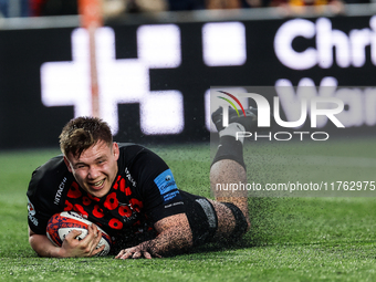 Freddie Lockwood of Newcastle Falcons scores during the Premiership Cup Pool A match between Newcastle Falcons and Doncaster Knights at King...