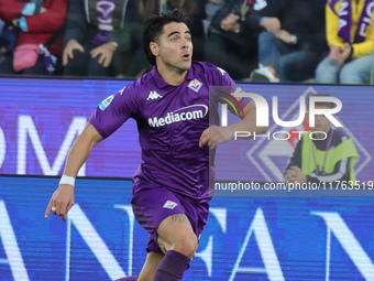 Riccardo Sottil of ACF Fiorentina controls the ball during the Italian Serie A football match between ACF Fiorentina and Hellas Verona FC ,o...