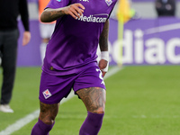 Domilson Cordeiro Dos Santos Dodo of ACF Fiorentina controls the ball during the Italian Serie A football match between ACF Fiorentina and H...