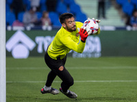 Paulo Gazzaniga of Girona FC warms up during the La Liga EA Sports 2024/25 football match between Getafe CF and Girona FC at Estadio Coliseu...