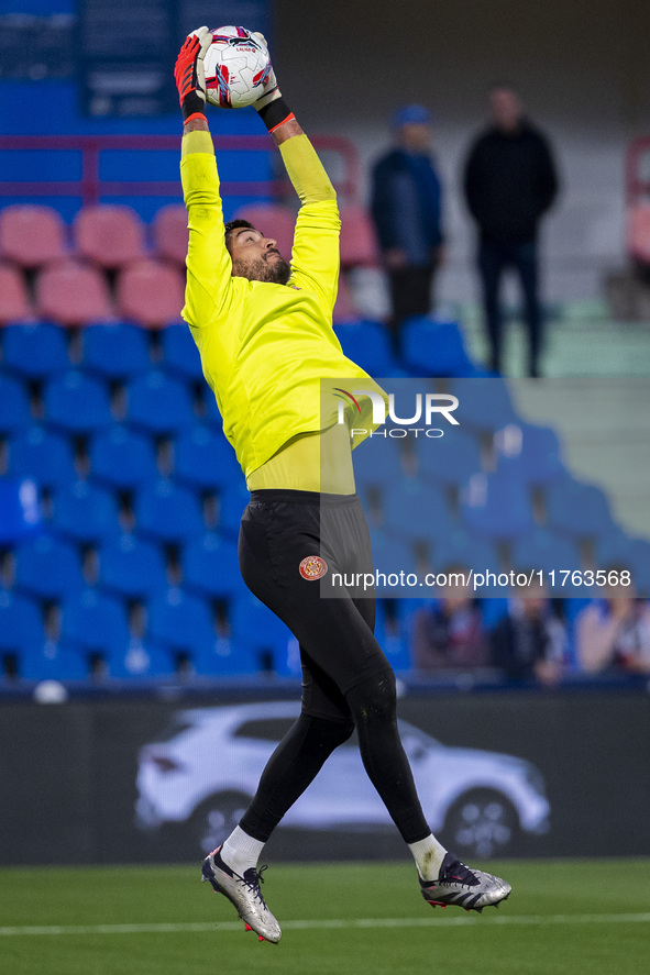 Paulo Gazzaniga of Girona FC warms up during the La Liga EA Sports 2024/25 football match between Getafe CF and Girona FC at Estadio Coliseu...