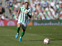 Vitor Roque of Real Betis runs with the ball during the La Liga EA Sport match between Real Betis and RC Celta de Vigo at Benito Villamarin...