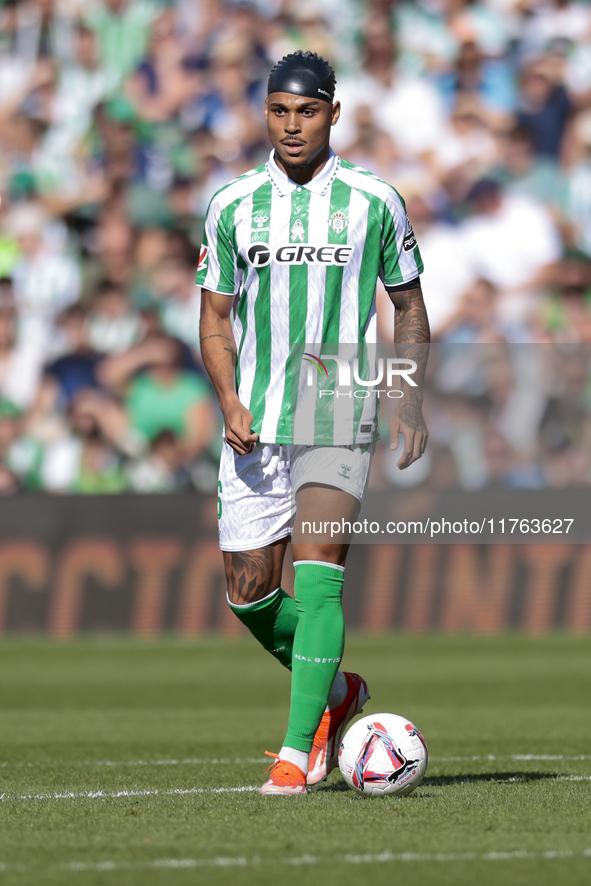 Natan Bernardo de Souza of Real Betis controls the ball during the La Liga EA Sport match between Real Betis and RC Celta de Vigo at Benito...