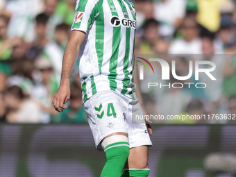 Johnny Cardoso of Real Betis controls the ball during the La Liga EA Sport match between Real Betis and RC Celta de Vigo at Benito Villamari...