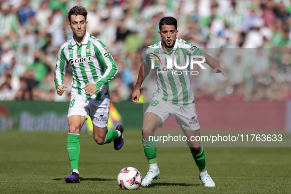 Pablo Fornals of Real Betis runs with the ball during the La Liga EA Sport match between Real Betis and RC Celta de Vigo at Benito Villamari...