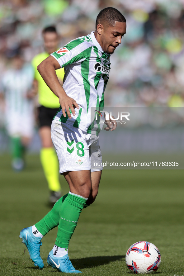 Vitor Roque of Real Betis runs with the ball during the La Liga EA Sport match between Real Betis and RC Celta de Vigo at Benito Villamarin...