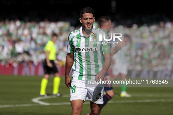 Pablo Fornals of Real Betis reacts to a missed opportunity during the La Liga EA Sport match between Real Betis and RC Celta de Vigo at Beni...