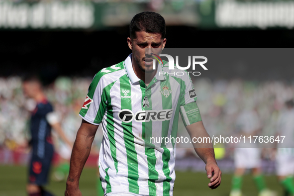 Pablo Fornals of Real Betis participates in the La Liga EA Sport match between Real Betis and RC Celta de Vigo at Benito Villamarin in Sevil...