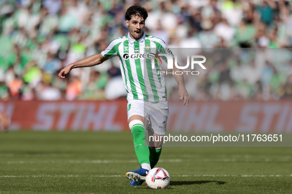 Johnny Cardoso of Real Betis passes the ball during the La Liga EA Sport match between Real Betis and RC Celta de Vigo at Benito Villamarin...