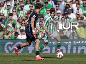 Ez Abde of Real Betis runs with the ball during the La Liga EA Sport match between Real Betis and RC Celta de Vigo at Benito Villamarin in S...