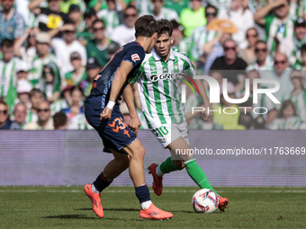 Ez Abde of Real Betis runs with the ball during the La Liga EA Sport match between Real Betis and RC Celta de Vigo at Benito Villamarin in S...