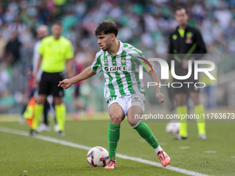 Ez Abde of Real Betis controls the ball during the La Liga EA Sport match between Real Betis and RC Celta de Vigo at Benito Villamarin in Se...