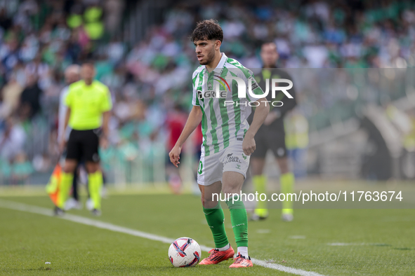 Ez Abde of Real Betis controls the ball during the La Liga EA Sport match between Real Betis and RC Celta de Vigo at Benito Villamarin in Se...