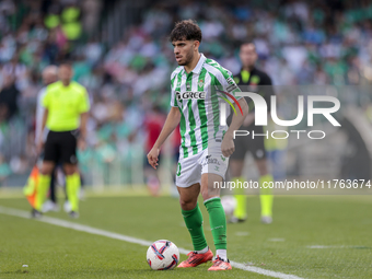 Ez Abde of Real Betis controls the ball during the La Liga EA Sport match between Real Betis and RC Celta de Vigo at Benito Villamarin in Se...