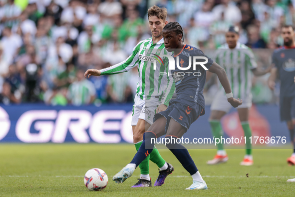 Ilaix Moriba of RC Celta de Vigo passes the ball during the La Liga EA Sport match between Real Betis and RC Celta de Vigo at Benito Villama...