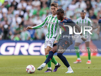 Ilaix Moriba of RC Celta de Vigo passes the ball during the La Liga EA Sport match between Real Betis and RC Celta de Vigo at Benito Villama...