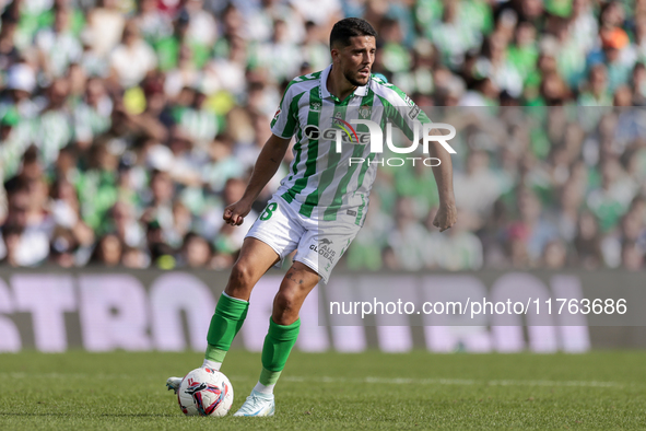 Pablo Fornals of Real Betis controls the ball during the La Liga EA Sport match between Real Betis and RC Celta de Vigo at Benito Villamarin...