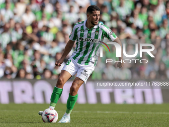 Pablo Fornals of Real Betis controls the ball during the La Liga EA Sport match between Real Betis and RC Celta de Vigo at Benito Villamarin...