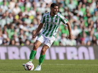 Pablo Fornals of Real Betis controls the ball during the La Liga EA Sport match between Real Betis and RC Celta de Vigo at Benito Villamarin...