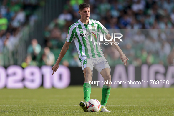 Sergi Altimira of Real Betis passes the ball during the La Liga EA Sport match between Real Betis and RC Celta de Vigo at Benito Villamarin...