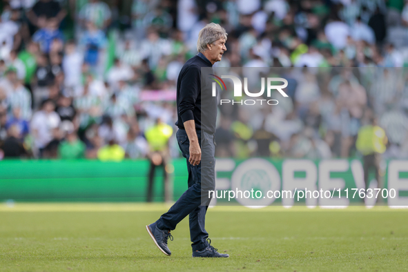 Manuel Pellegrini, head coach of Real Betis, is present during the La Liga EA Sport match between Real Betis and RC Celta de Vigo at Benito...