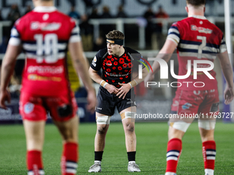 Reuben Parsons (center) of Newcastle Falcons prepares to take a pass during the Premiership Cup Pool A match between Newcastle Falcons and D...