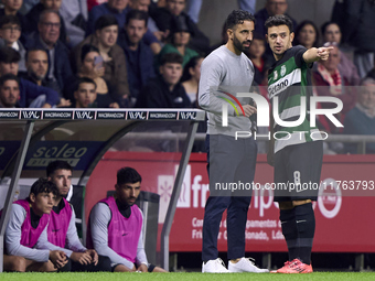 Pedro Goncalves of Sporting CP talks with Ruben Amorim, Head Coach of Sporting CP, during the Liga Portugal Betclic match between SC Braga a...