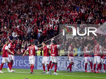 Ricardo Horta of SC Braga celebrates with his teammates after scoring his team's first goal during the Liga Portugal Betclic match between S...