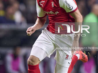 Amine El Ouazzani of SC Braga is in action during the Liga Portugal Betclic match between SC Braga and Sporting CP at Estadio Municipal de B...