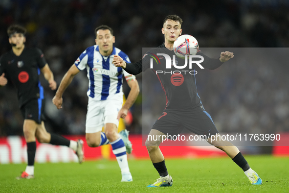 Marc Casado defensive midfield of Barcelona and Spain controls the ball during the LaLiga match between Real Sociedad and FC Barcelona at Re...