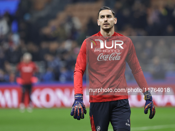 Alex Meret participates in the Serie A 2024-2025 match between Inter and Napoli in Milano, Italy, on November 10, 2024. 