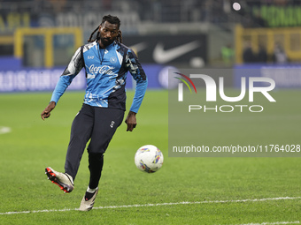 Frank Anguissa participates in the Serie A 2024-2025 match between Inter and Napoli in Milano, Italy, on November 10, 2024. (