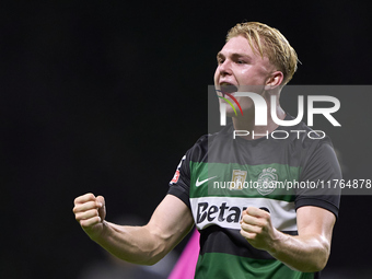 Conrad Harder of Sporting CP celebrates victory after the Liga Portugal Betclic match between SC Braga and Sporting CP at Estadio Municipal...