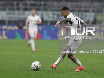 Matteo Politano participates in the Serie A 2024-2025 match between Inter and Napoli in Milano, Italy, on November 10, 2024 (