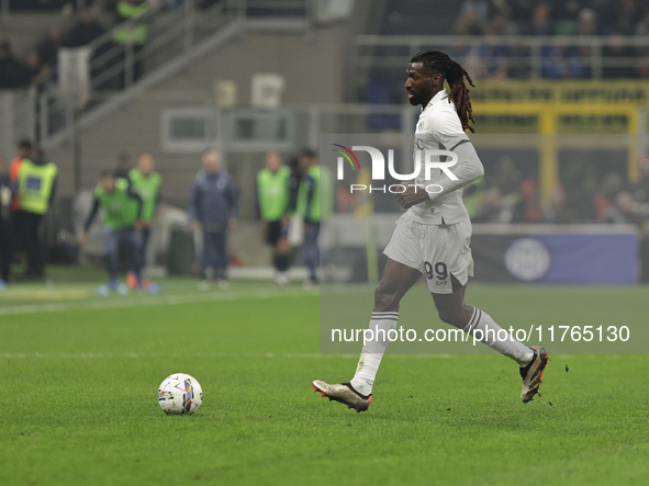 Frank Anguissa participates in the Serie A 2024-2025 match between Inter and Napoli in Milano, Italy, on November 10, 2024. 